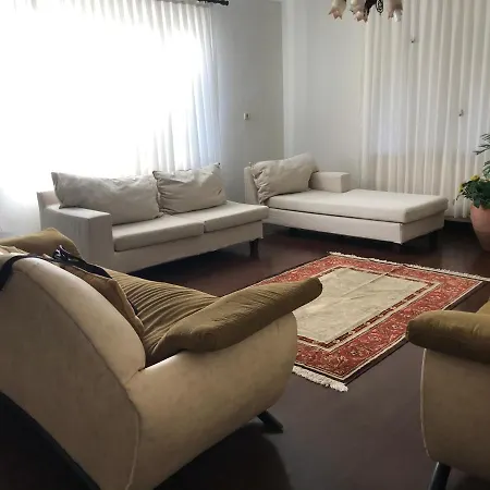 Secret Paradise מנבגט